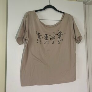 SHEIN Tan Short Sleeve Tee with Graphic Design